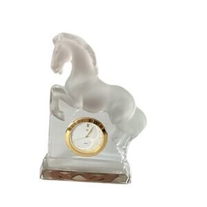 Hoya Crystal Statue Desk Clock Art Glass 61/2" H X 41/2" W at the Base